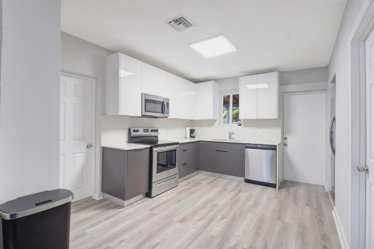 Spacious And Luxurious Home Centrally Located Between Miami And Ft. Lauderdale Miramar Exterior foto
